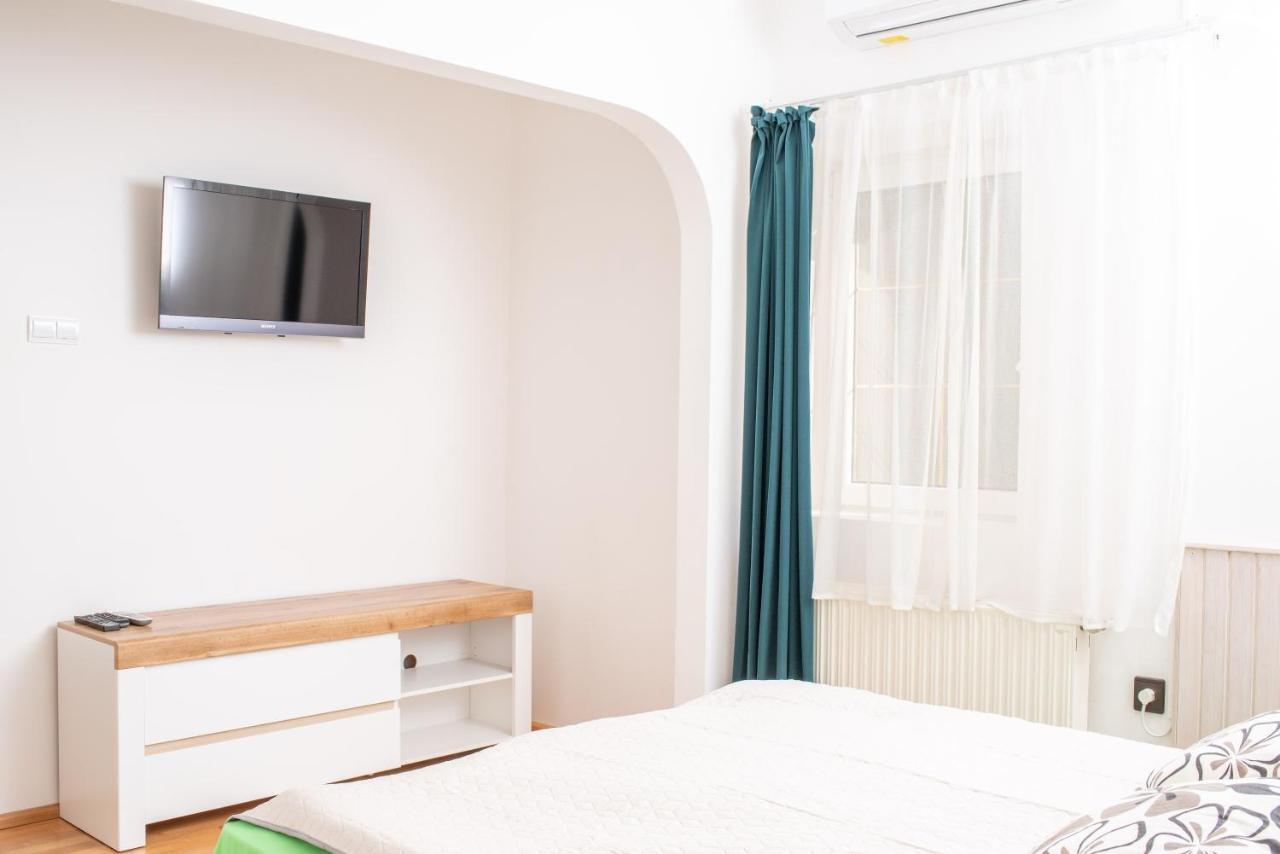 Park Apartman Heviz Luaran gambar