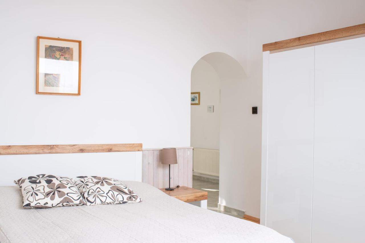 Park Apartman Heviz Luaran gambar