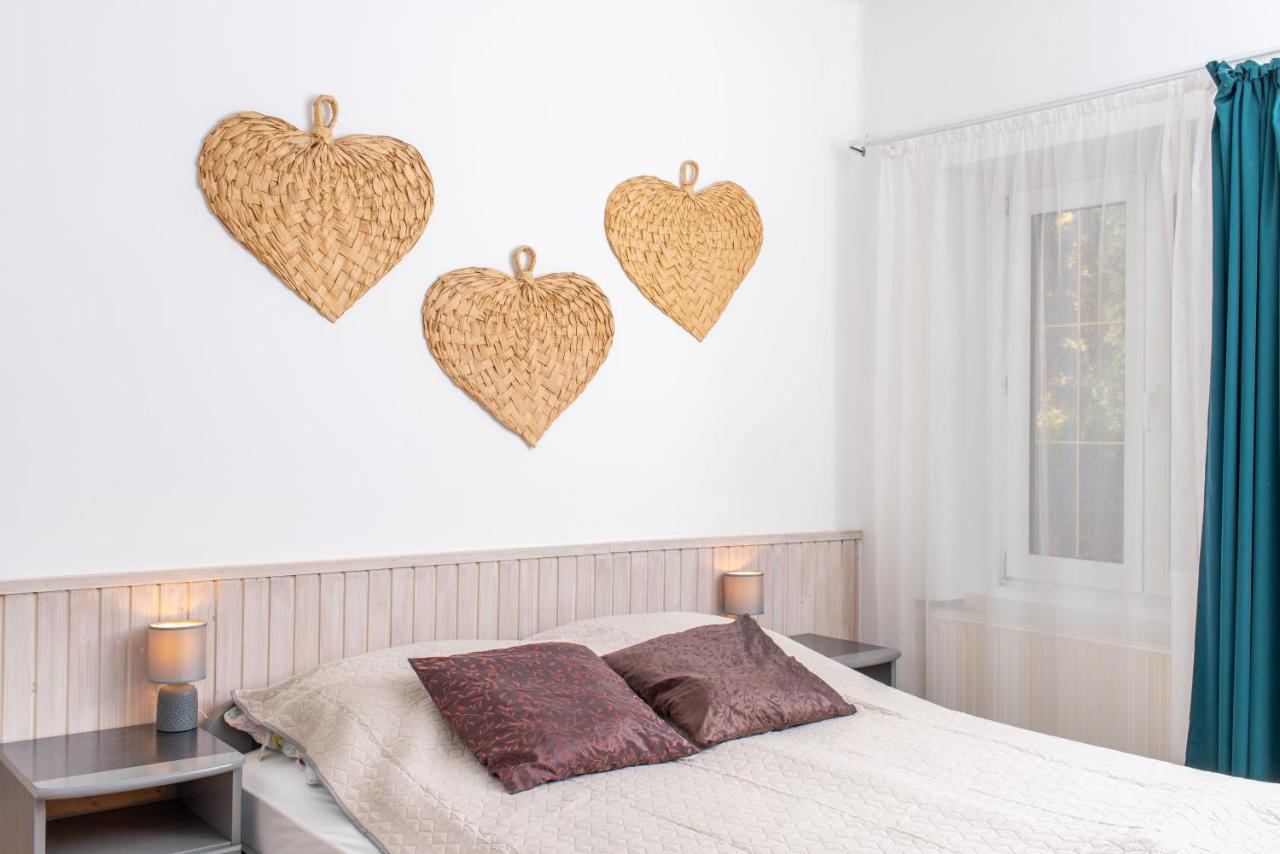 Park Apartman Heviz Luaran gambar