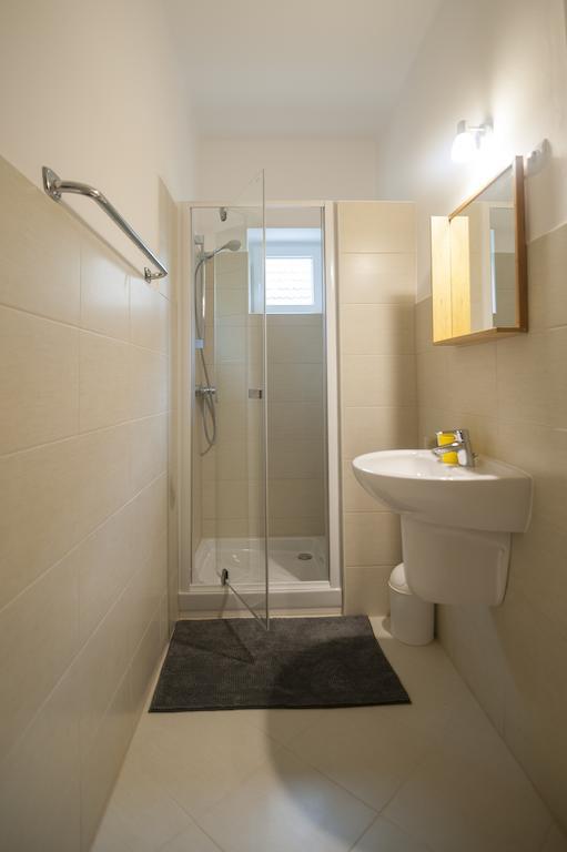 Park Apartman Heviz Bilik gambar