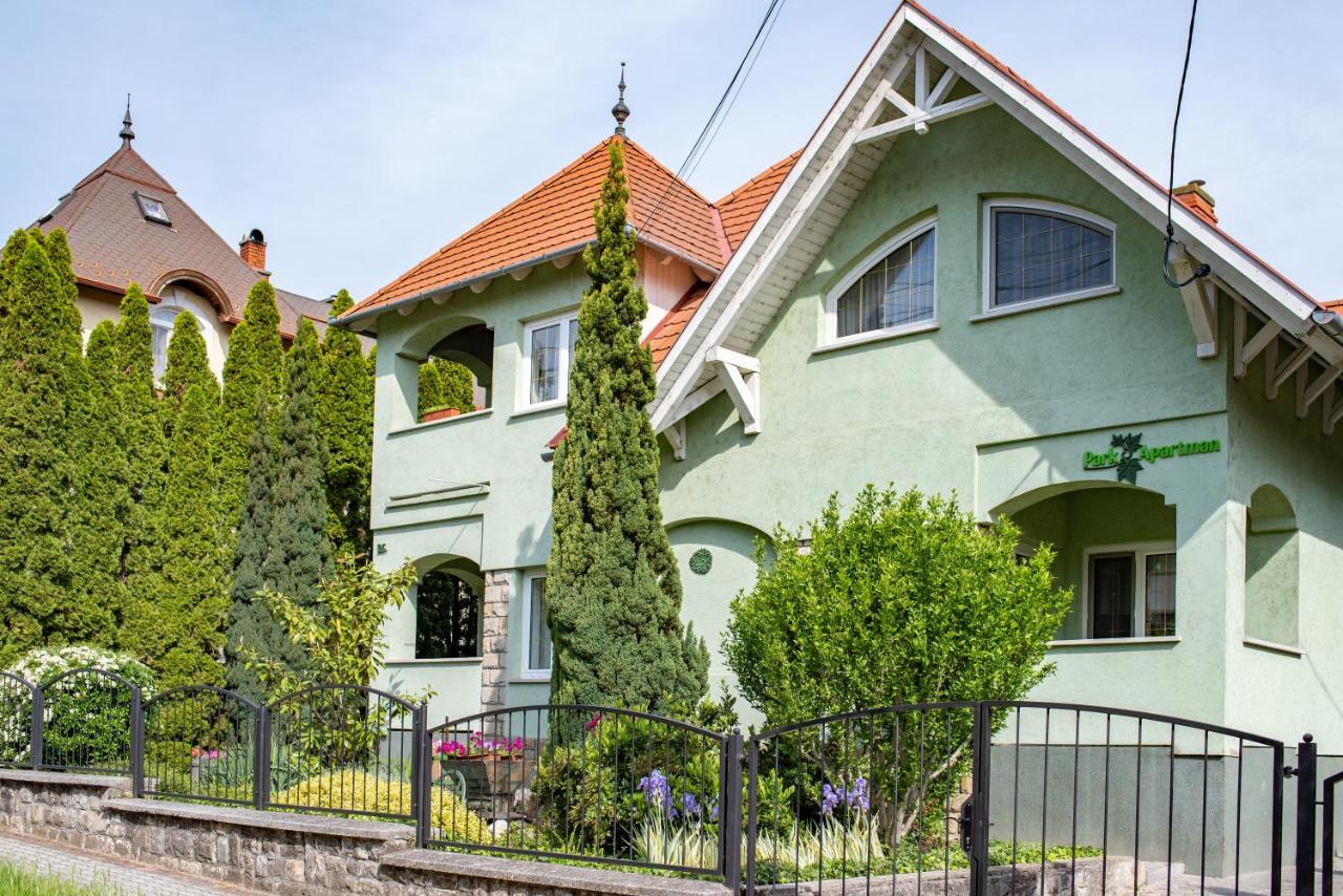Park Apartman Heviz Luaran gambar