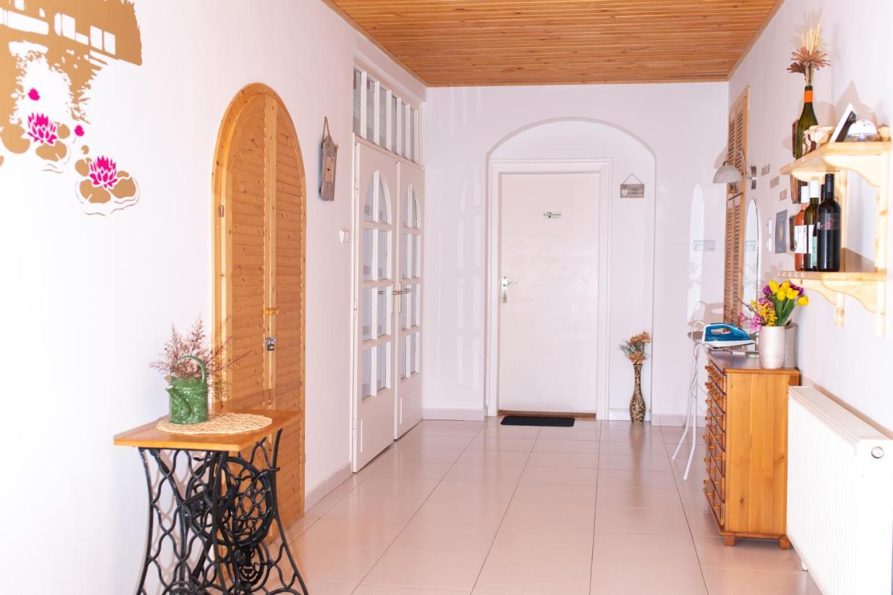 Park Apartman Heviz Luaran gambar